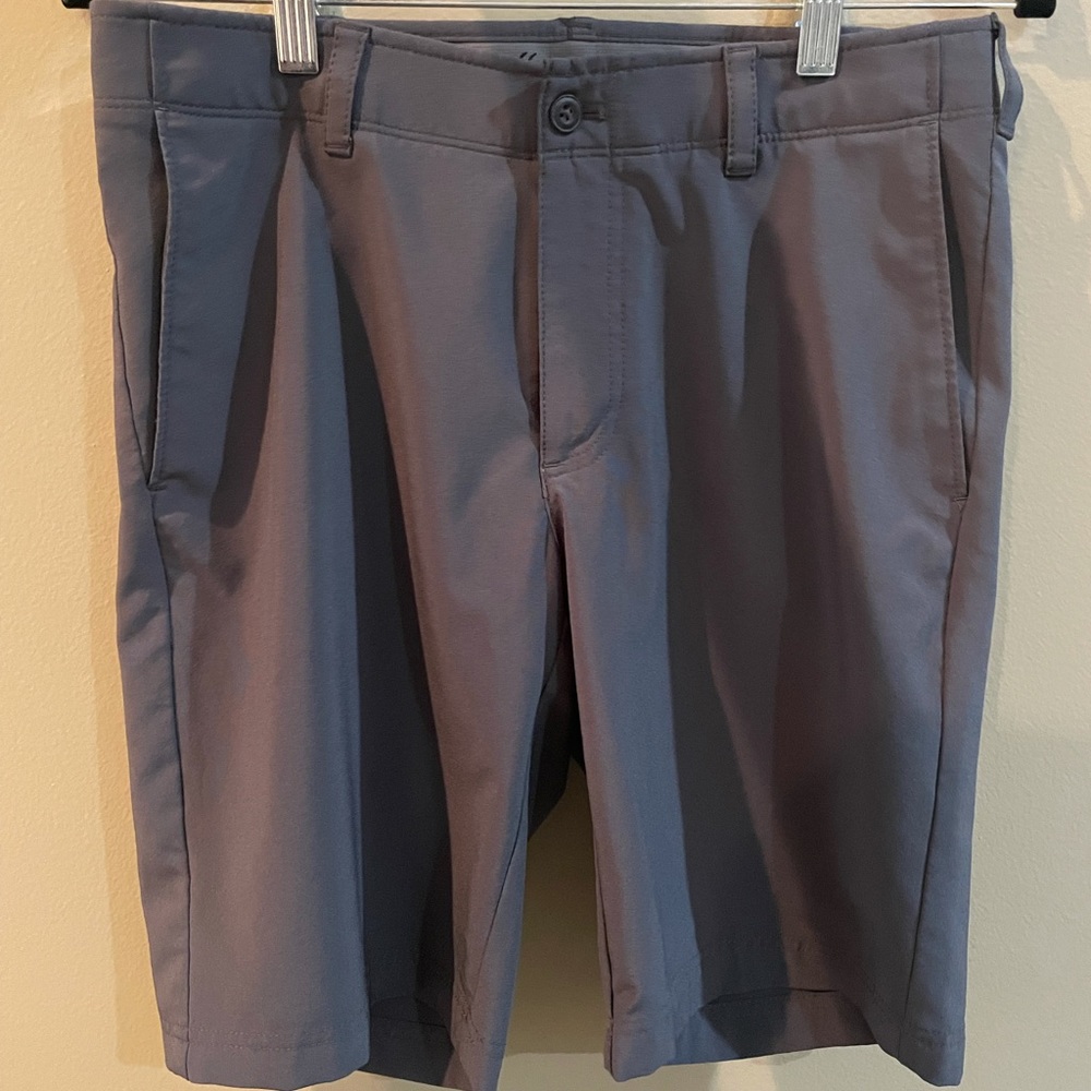Ben Hogan golf shorts. Size 30. Gray.